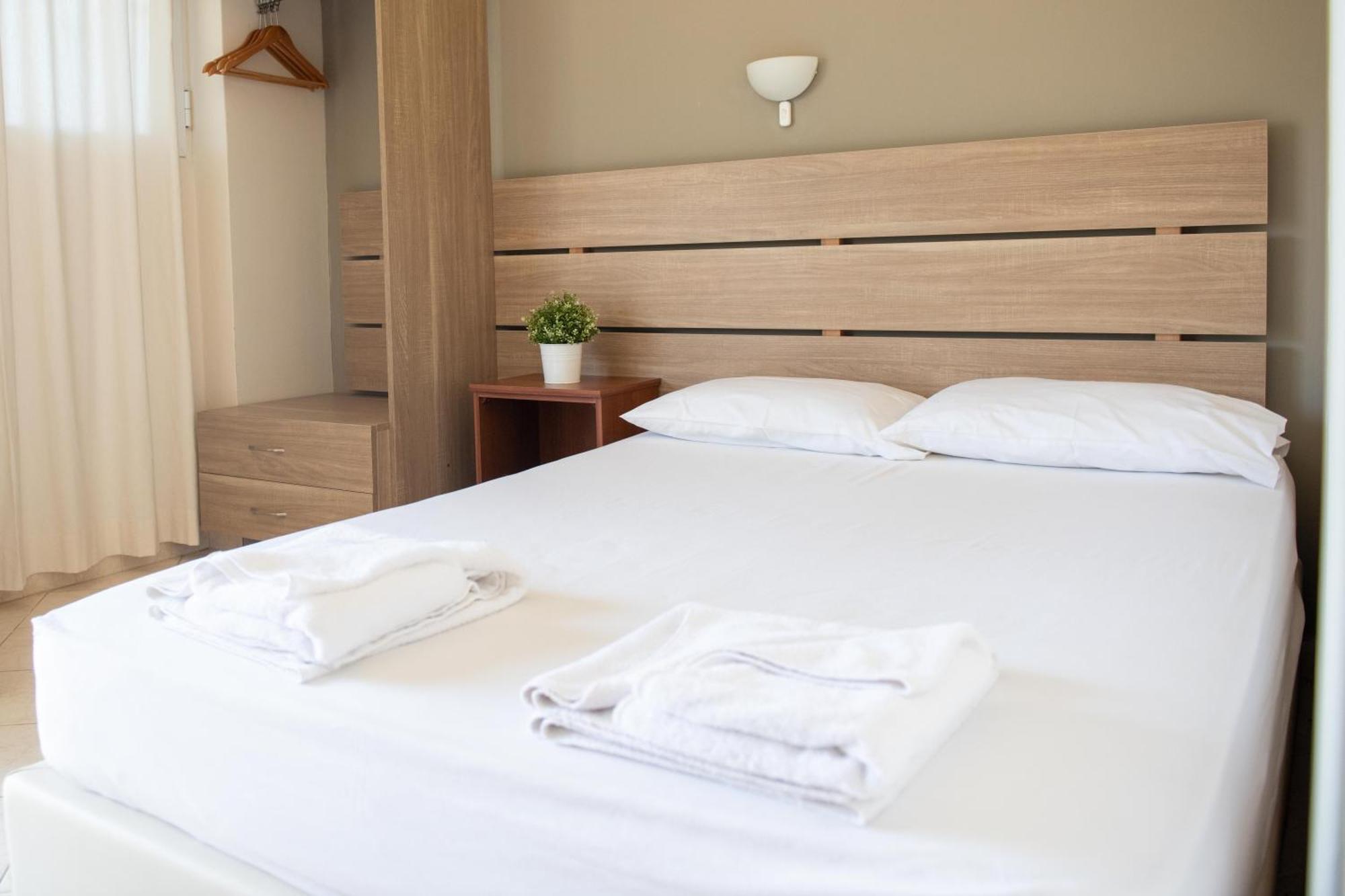 Tota Marinou Hotel Агии Апостоли Екстериор снимка